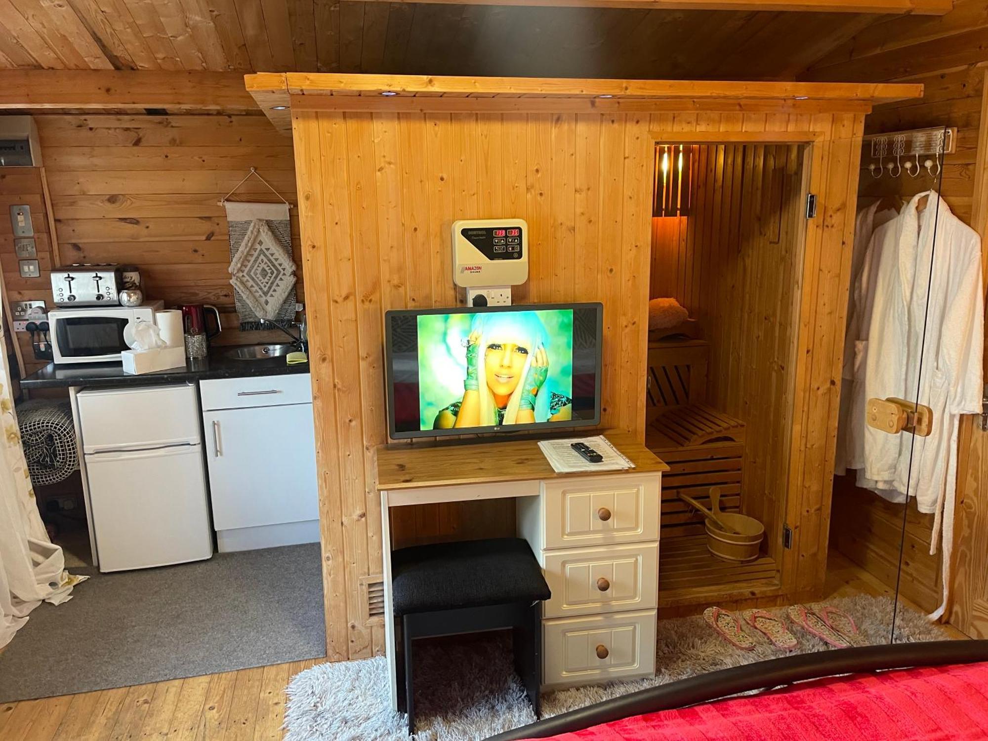Chalet Free Sauna & Spa Superking Bed Killaloo Luaran gambar