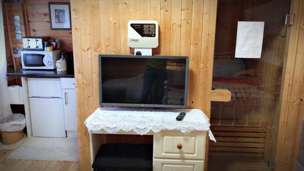 Chalet Free Sauna & Spa Superking Bed Killaloo Luaran gambar